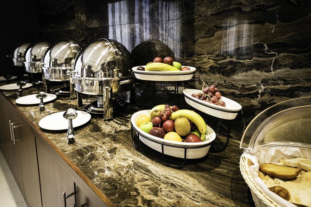 Hotel Emirates Plaza