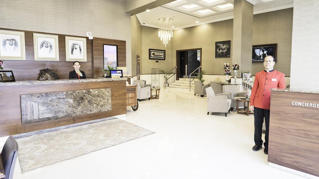 Готель Emirates Plaza 2*