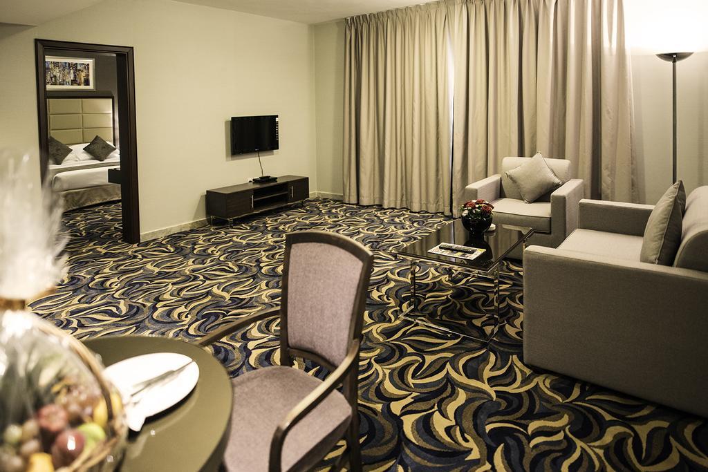 Emirates Plaza